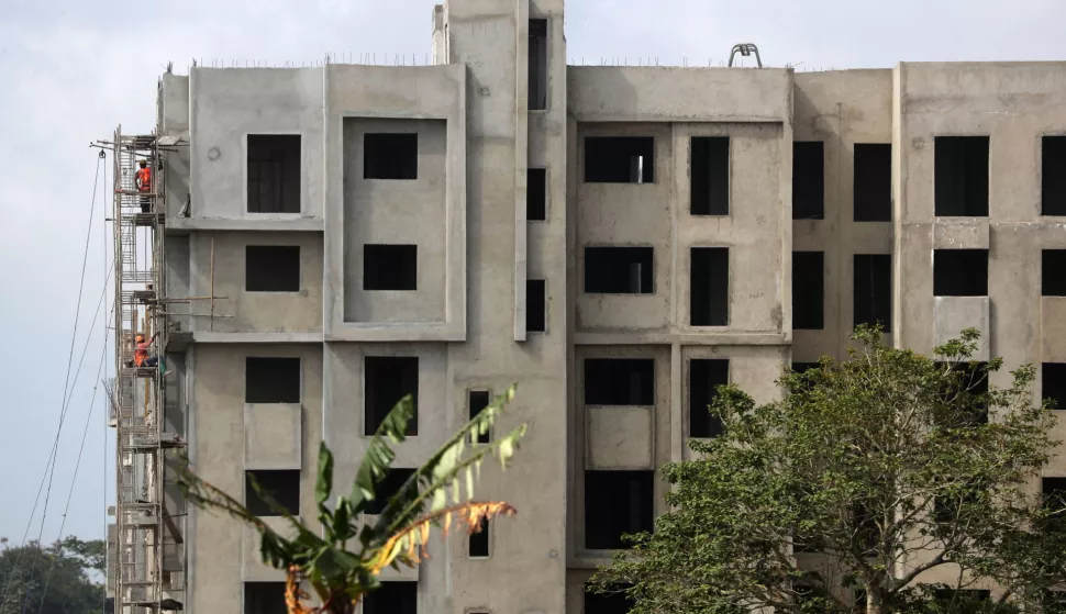 epa11961074 The construction site of residential buildings in a district of Bingerville, near Abidjan, Ivory Coast, 13 March 2025. The Ivorian government aims to build 150,000 housing units by 2030 according to a Presidential Program for Social and Economic Housing, launched in 2012 to meet the housing deficit in the country. EPA/LEGNAN KOULA