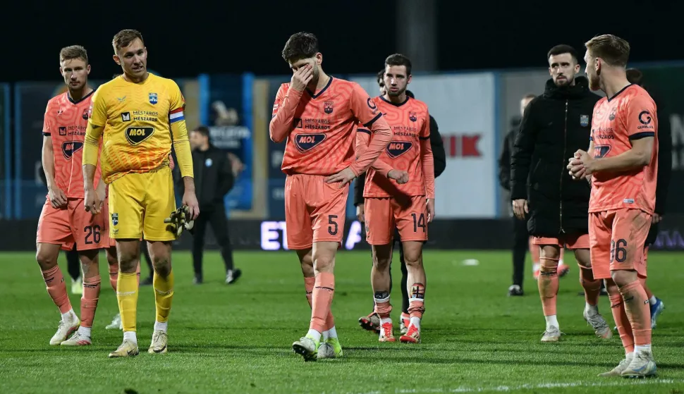 02.04.2025., Gradski stadion "Ivan Kusek Apas", Koprivnica - SuperSport Hrvatski nogometni kup 2024./25., polufinale, NK Slaven Belupo - NK Osijek. Luka Jelenic, Marko Malenica, Styopa Mkrtchyan, Marko Soldo, Arnel Jakupovic i Nail Omerovic Photo: Vjeran Zganec Rogulja/PIXSELL