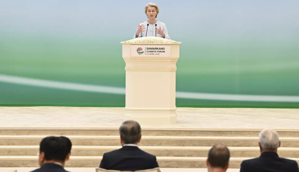 epa12009243 European Commission President Ursula von der Leyen delivering her speech during the opening session of the International Climate Forum in Samarkand, Uzbekistan, 04 April 2025. The Samarkand Climate Forum runs from 04 to 05 April 2025. EPA/STRINGER