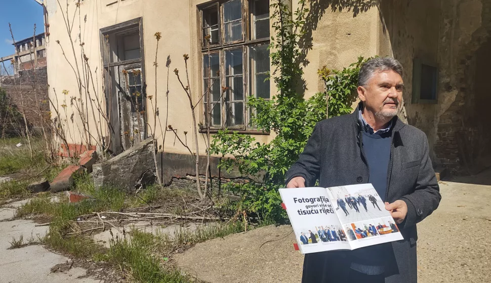 Osijek, 08.04.2025. - Kandidat za gradonačelnika Osijeka koalicije DOMiNO, Most, Hrvatski suverenisti i Blok umirovljenici zajedno (BUZ) Zlatko Ahić upozorio je u utorak na neispunjena obećanja osječkog gradonačelnika Ivana Radića (HDZ), ustvrdivši da su "zarasla u korov i divlje raslinje". Na fotografiji Zlatko Ahić. foto HINA/ Tomislav PRUSINA/ tm