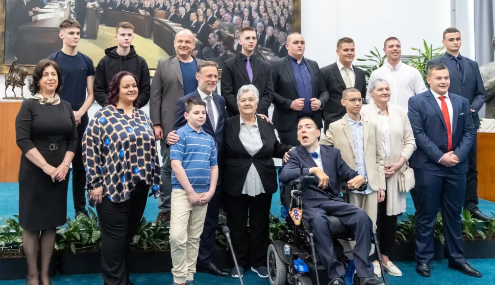 Zagreb, 08.04.2025. - Predsjednik Hrvatskog sabora Gordan Jandroković primio je dobitnike nagrade za poštenje, dobrotu, humanost i hrabrost "Ponos Hrvatske".Na fotografiji Gordan Jandroković.foto HINA/ Edvard ŠUŠAK/ es