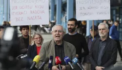 Zagreb, 10.04.2025. - Nezavisni sindikat zaposlenih u srednjim školama Hrvatske, Nezavisni sindikat znanosti i visokog obrazovanja i Školski sindikat Preporod održali su konferenciju za medije s temom "5 do 12 za modularnu nastavu!". Na fotografiji Srebrenka Frajman Kovačić, Željko Stipić, Matija Kroflin, Zrinko Turalija. foto HINA/ Lana SLIVAR DOMINIĆ/ lsd