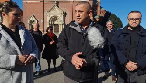 ĐAKOVO – Na Trgu ispred katedrale u petak je predstavljena koalicija Zajedno za Đakovo, a koju čine HSU, HNS, Politička platforma Srce Slavonije, HSS, Pravo i pravda te Nezavisna lista Široko Polje. Njezin gradonačelnički kandidat Zoran Vinković predstavio je tom prilikom kandidata za svoga zamjenika – Damira Mićana, iz redova novoosnovane platforme Srce Slavonije, a koja je nastala nakon rascjepa u GO SDP-a upravo zbog odluke dotadašnje garniture gradskog SDP-a da se koalira s Vinkovićem..