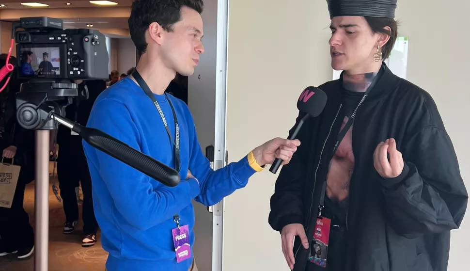 Marka intervjuira William Lee Adams iz Wiwibloggs-a 