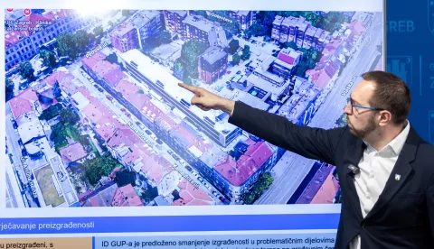 Zagreb, 14.04.2025 - Konferencija za medije zagrebačkog gradonačelnika Tomislava Tomaševića nakon otkazivanja sjednice Gradske skupštine jer Grad od Ministarstva prostornog uređenja do danas nije dobio suglasnost za izmjene i dopune GUP-a. Na slici Tomislav Tomašević.foto HINA/ Damir SENČAR/ ds