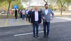 Osijek, 16. 04. 2025, Vijenac Petrove gore, 59 novih prkirališnih mjesta, obišao je Dragan Vulin u pratnji Marka Eljuge.snimio GOJKO MITIĆ