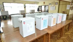 21.05.2017., Bjelovar - Gradjani od jutra izlaze na biralista. U 1. krugu lokalnih izbora kandidati za gradonacelnika su Dario Hrebak, Davorin Posavac, Stipe Sola, Ante Topalovic i Marijan Ziher, dok su u utrci za zupana bjelovarsko-bilogorskog Damir Bajs, Miro Totgergeli i Alen Ivancic. Photo: Damir Spehar/PIXSELL------3 STUPCA COLORNOVOSIT