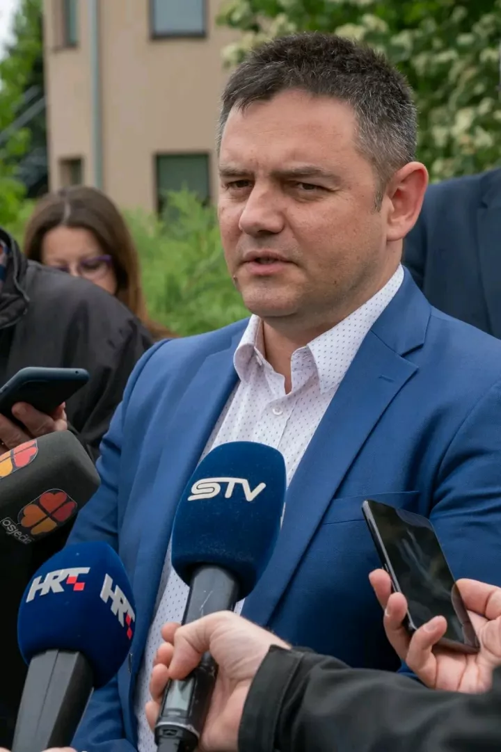 Uz pomoć aplikacije do svih informacija