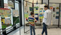 VINKOVCI - Osnovci prihvatili gradonačelnikov izazov, maknuli se ispred ekrana i crtali "zelene" VinkovceTRAVANJ 2025.