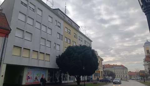 ĐAKOVONakon što na natječaju, koji je otvorio u prosincu prošle i okončao u siječnju ove godine, nije prodao poslovni prostor u kojem je prije desetljećima djelovao Radio Đakovo, Grad Đakovo ponovno je raspisao natječaj za njegovu prodaju.2024.