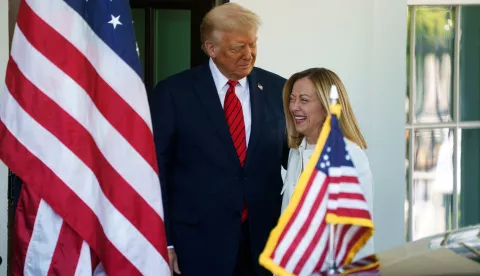 epa12037064 US President Donald Trump (L) greets Italian Prime Minister Giorgia Meloni (R) at the White House, Washington, DC, USA, 17 April 2025. EPA/WILL OLIVER