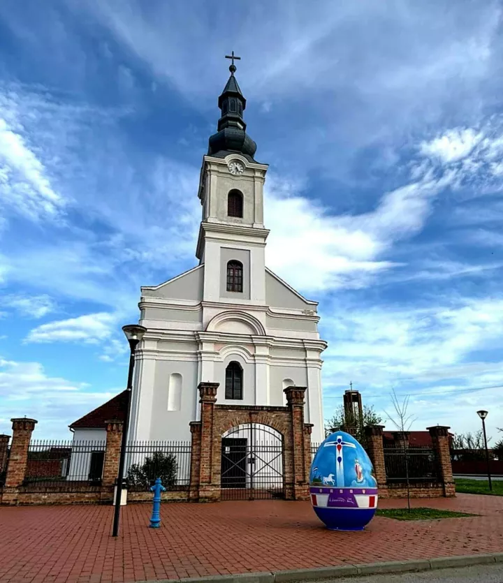 VINKOVCI - 	Vinkovački umjetnici, otac i sin Lončar, oslikavaju velike pisanicetravanj 2025.