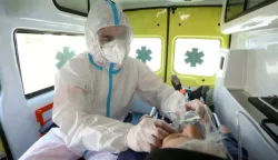 09.04.2021., Karlovac - Zbog povecanog broja oboljelih od covida-19 i transporta pacijenata do bolnice djelatnicima karlovacke Hitne pomoci opseg posla u protekla dva tjedna povecan je za cak 80 posto. Hitna pomoc svakodnevno prevozi brojne pacijente sa teskim simptomima covida-19, upale pluca, teskim disanjem u bolnicu. U transportu tesko oboljeli dobiju kisik kako bi im se olaksao put do bolnice. Photo: Kristina Stedul Fabac/PIXSELL