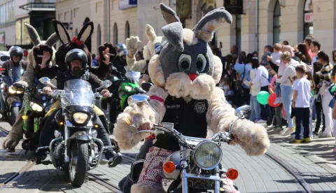 Osijek, 19. 04. 2025, Trg Ante Starčevića, Uskrsni sajam i Motozeke.snimio GOJKO MITIĆ