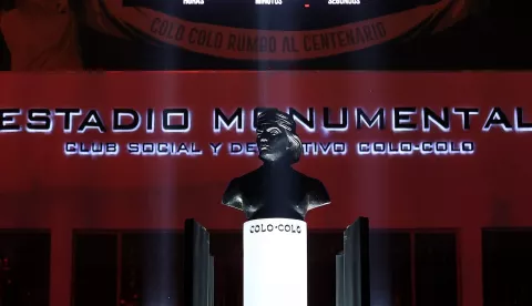 SANTIAGO DE CHILE, 20. travnja 2025. (Hina) - Čileanski novinar hrvatskog podrijetla Vladimiro Mimica osvojio je u subotu nagradu "Centenario" koju mu je dodijelio nogometni klub Colo-Colo povodom 100 godina svog osnutka.