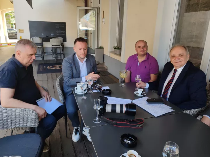 Osijek, 21. 04. 2025, Hotel Waldinger, press, predstavljanje, kandidata za gradonačelnika Domagoja Bendekovića.snimio GOJKO MITIĆ 