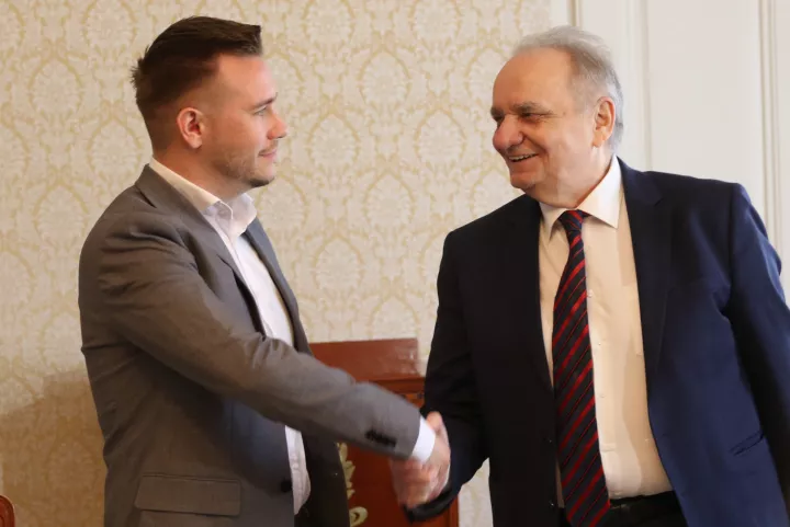 Osijek, 21. 04. 2025, Osijek, 21. 04. 2025, Hotel Waldinger, press, predstavljanje, kandidata za gradonačelnika Domagoja Bendekovića.snimio GOJKO MITIĆ