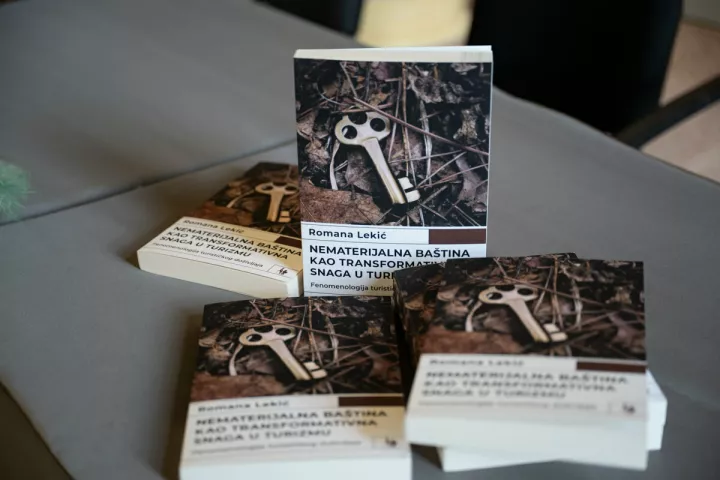 MAGAZIN LAKIC KNJIGA PROMOCIJA