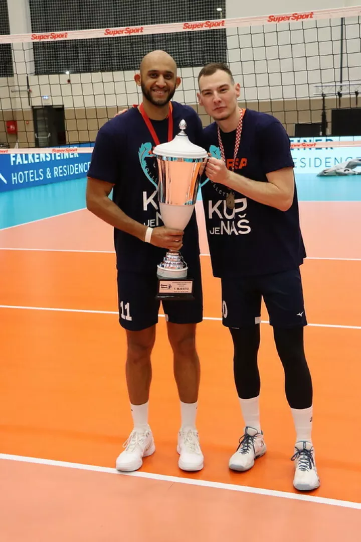 Pouzdan na mreži, ali u finalnoj seriji sjajan i na servisu