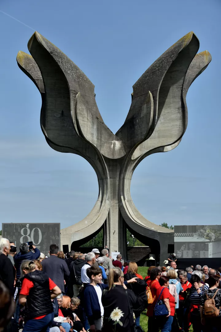 Jasenovac, 22.04.2025 (novosti) - Jasenovac, komemoracija, na slikama drzavni vrh (Milanovic, Plenkovic, Jandrokovic) u istoj koloni.foto Davor Kovacevicnovosti
