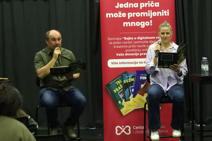 Osijek, 22. 04. 2025, KC Osijek, Humanitarna noć knjige. Miroslav Čabraja i Ivana Soldo Čabraja.snimio GOJKO MITIĆ