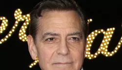 George Clooney at the Good Night, and Good Luck Opening Night Cast Red Carpet on April 03, 2025 in New York, New York. © PPS/Bestimage Photo: Photo Press Service/BESTIMAGE/BESTIMAGE