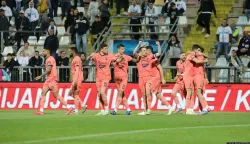 23.04.2025., stadion HNK Rijeka, Rijeka - SuperSport HNL, 31. kolo, HNK Rijeka - NK Osijek. Slavlje nogometasa Osijeka nakon pogotka Marka Solde za vodstvo 2:0. Renan Guedes, Hernani Fortes, Jon Mersinaj, Hrvoje Babec, Vedran Jugovic, Roko Jurisic, Styopa Mkrtchyan i Marko Soldo Photo: Goran Kovacic/PIXSELL