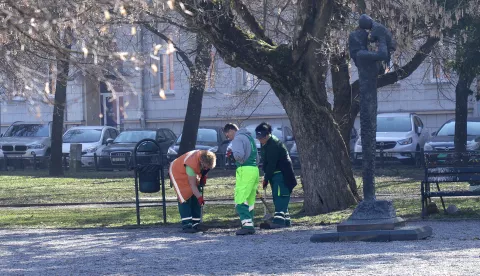 Osijek, 06. 03. 2025., Park Oscara Nemona, proljetni radovi, toplo vrijeme, UNIKOM, urednjenje parkova, slobodnjak, slobodnjaciSNIMIO BRUNO JOBST