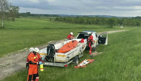 Mrtvo tijelo iz bare kod Gornje Bebrine izvadili su pripadnici HGSS-a