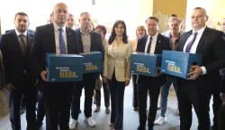 Osijek, 27. 04. 2025, Županisko izborno povjerenstvo, Nataša Tramišak predaja potpisa za županicu OBŽ.snimio GOJKO MITIĆ