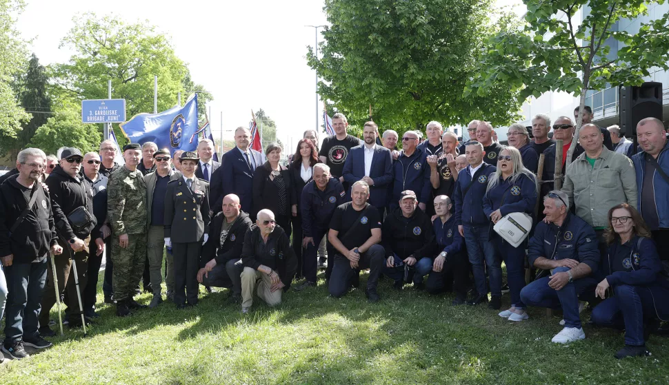 Osijek, 28. 04. 2025., Ulica 3. gardijske brigade "Kune", otkrivanje ploče ulice, novo ime ulice, svečanostSNIMIO BRUNO JOBST