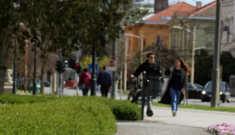 Osijek, 30. 03. 2023, Sakuntala park. Nakon par dana loseg vremena, danas sunce. Proljetnice u parku. Slobodnjak. snimio GOJKO MITIĆ