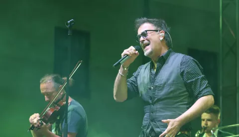 Osijek, 03. 07. 2021, Trg Vatroslava Lisinskog, Tvrdja. Koncert Gibonni.snimio GOJKO MITIĆ