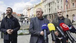 Zagreb, 28.04.2025. - Zajednička konferencija za medije koju su održali Matija Kroflin (L) iz Nezavisnog sindikata znanosti i visokog obrazovanja, Zrinko Turalija (D) iz Nezavisnog sindikata zaposlenih u srednjim školama Hrvatske i Željko Stipić (C) iz školskog sindikata Preporod. foto HINA/ Lana SLIVAR DOMINIĆ/ lsd