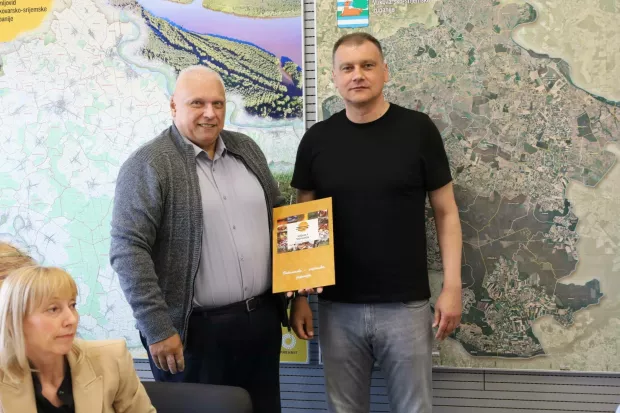 VINKOVCI - URUČENI UGOVORI UDRUGAMA za socijalnu skrb i ruralni razvoj VSŽ-atravanj 2025.