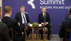 epa12060509 Polish President Andrzej Duda (R) and Croatian Prime Minister Andrej Plenkovic (L) attend the high-level business event as part of the Three Seas Initiative Summit at the Belvedere Palace in Warsaw, Poland, 28 April 2025. EPA/RAFAL GUZ POLAND OUT