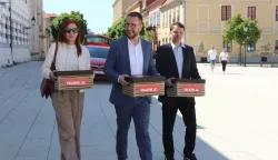 Osijek, 29. 04. 2025, Stara Pekara, Gradsko izborno povjerenstvo, predaja prikupljenih potpisa kandidata za gradonačelnika Osijeka, Vjeran Marijašević, kandidat SDP.snimio GOJKO MITIĆ