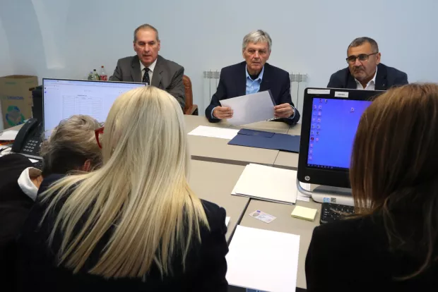 Osijek, 29. 04. 2025, Stara Pekara, Gradsko izborno povjerenstvo, predaja prikupljenih potpisa kandidata gradsko vijeće Osijeka, Vladimir &Scaron;iljagiĆ, Snaga Slavonije i Baranje.snimio GOJKO MITIĆ