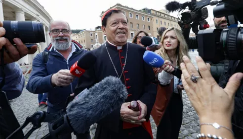 epa12059974 Cardinal Norberto Rivera Carrera arrives at the Vatican for the fifth meeting of the Congregation of Cardinals, Vatican City, 28 April 2025. The cardinals continue their deliberations during general congregations held following the death of Pope Francis, in preparation for the assembly to elect a new pope, known as the conclave. EPA/FABIO FRUSTACI