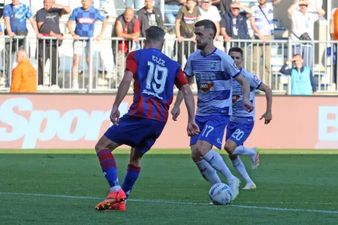 Osijek, 27. 04. 2025, Opus Arena, nogomet, SuperSport HNL24/25, Osijek - Hajduk, Arnel Jakupović (17).snimio GOJKO MITIĆ