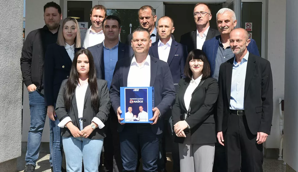 NAŠICE - Članovi liste HDZ-a za Gradsko vijeće Našica, snimljeno u travnju2025. USTUPLJENA FOTOGRAFIJA