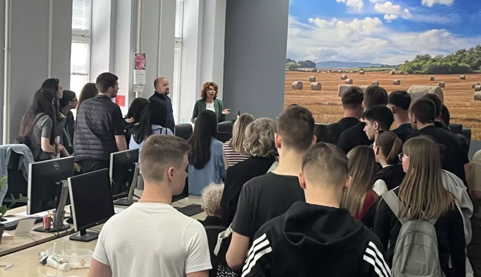 Škola studenti posjet Glasu Slavonije