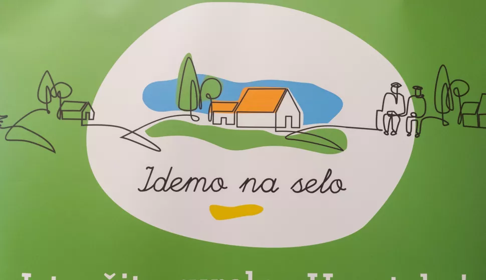 Zagreb, 29.04.2025. - Udruga ruralnog turizma Hrvatske (URTH) novinarima je predstavila novi neprofitni nacionalni portal ruralnog turizma idemonaselo.hr, suradnju sa studentima te promovirala domaća, autohtona  jela i pića.foto HINA/ Edvard ŠUŠAK