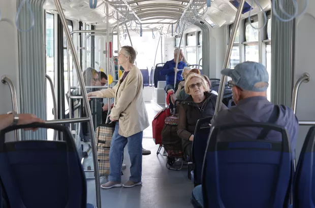 Osijek, 30. 04. 2025., Zeleno polje, prva vožnja, tramvaj, niskopodni tramvaj, putniciSNIMIO BRUNO JOBST