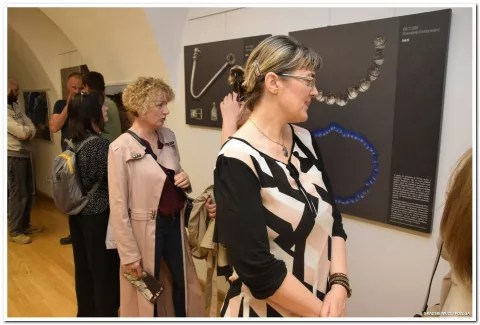 U Gradskom muzeju Požega 29. travnja 2025. svečano je otvorena izložba "Knez iz Bojne – novo poglavlje hrvatske povijesti", kojom je javnosti predstavljen jedan od najznačajnijih arheoloških nalaza novijeg doba – grob kneza iz 9. stoljeća, otkriven u Bojni, u Sisačko-moslavačkoj županiji.