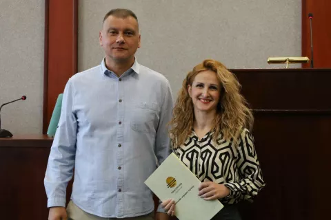 U Vinkovcima je danas svečano uručeno 68 ugovora mladim obiteljima koje su ostvarile pravo na sufinanciranje kupnje prve nekretnine putem županijskog javnog poziva za 2024. godinu. Ukupna vrijednost dodijeljenih potpora je 255 000 eura.