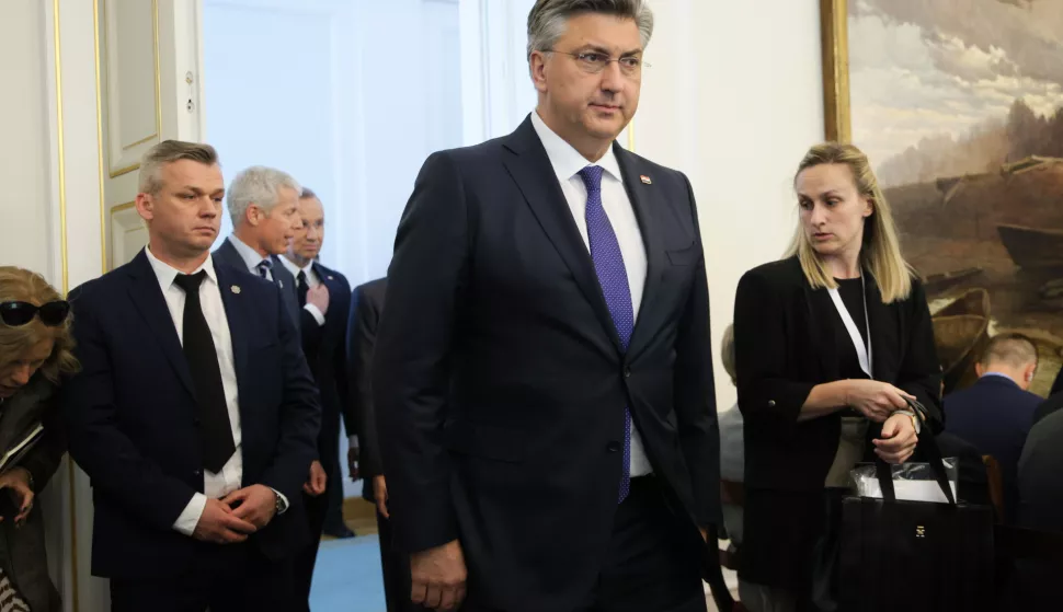 epa12060507 Croatian Prime Minister Andrej Plenkovic (C) attends the high-level business event as part of the Three Seas Initiative Summit at the Belvedere Palace in Warsaw, Poland, 28 April 2025. EPA/RAFAL GUZ POLAND OUT