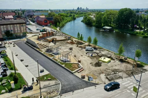 VINKOVCI - Privode se kraju radovi na uređenju Trga Vinkovačkih jeseni, vrijedni 1,8 milijuna euraSVIBANJ 2025.