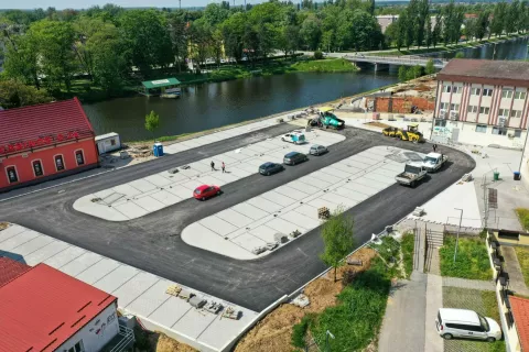 VINKOVCI - Privode se kraju radovi na uređenju Trga Vinkovačkih jeseni, vrijedni 1,8 milijuna euraSVIBANJ 2025.