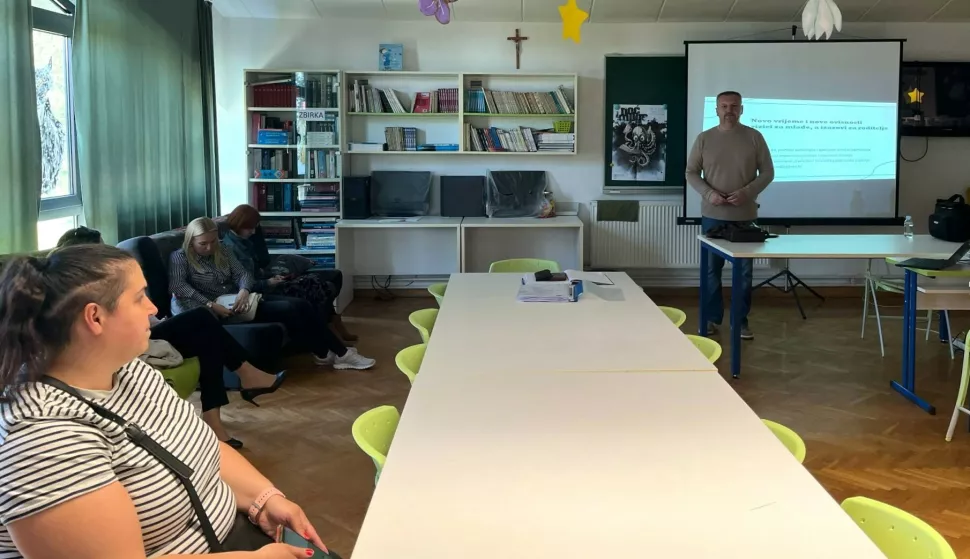 SLATINA Završna aktivnost stručnjaka Zavoda za javno zdravstvo u preventivnom projektu Osnovne škole Eugena Kumičića SlatinaTRAVANJ 2025BRLAS